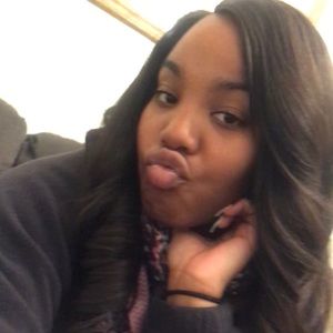 Meet your Posher, Cassandra